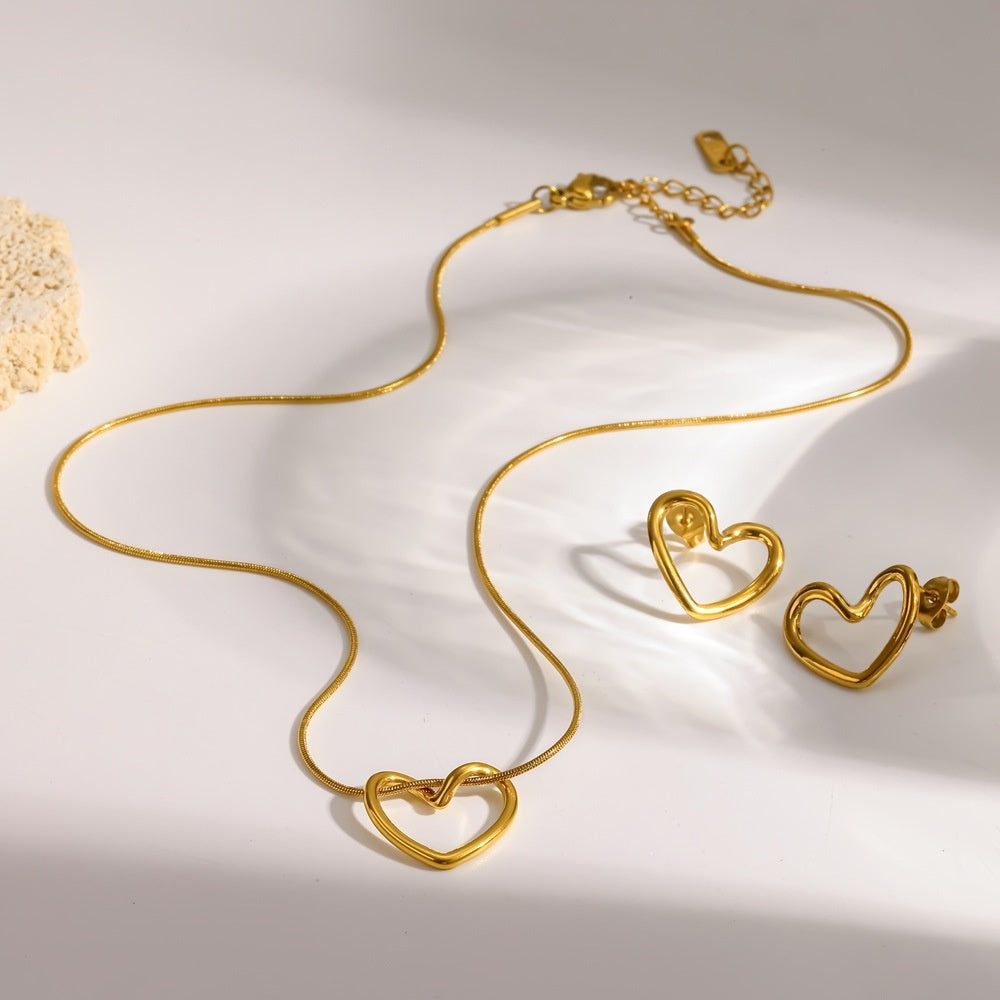 Golden Twist Heart Earring