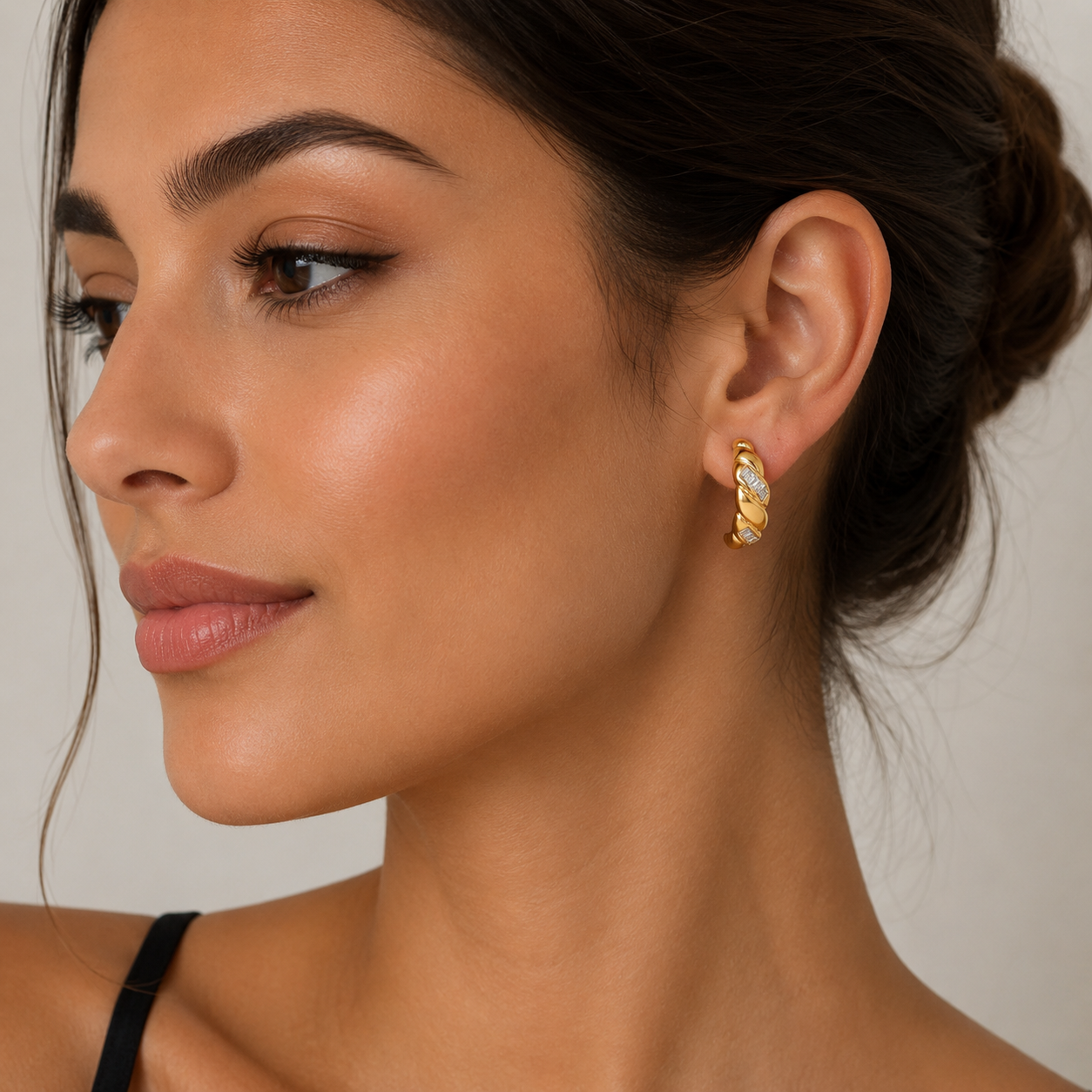 ASTRID HOOP EARRING