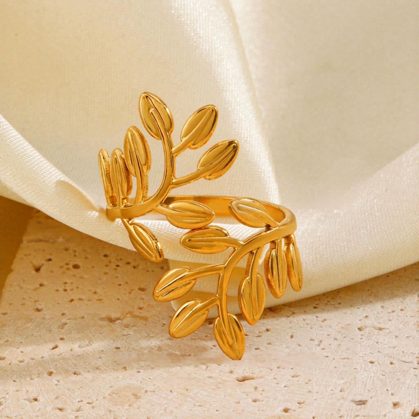 Eternal Leaf Ring